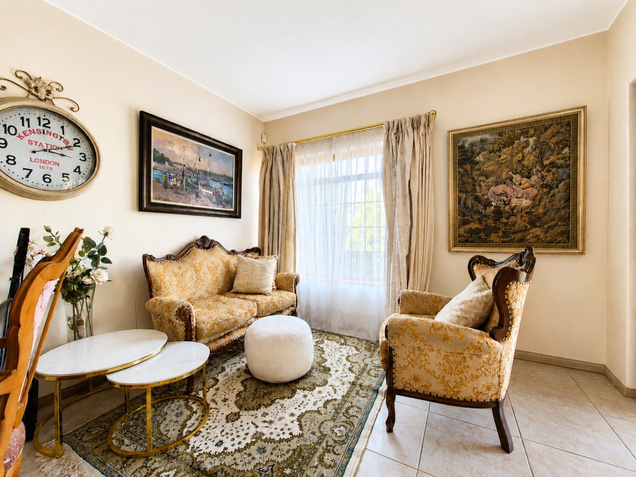 3 Bedroom Property for Sale in Wynberg Upper Western Cape